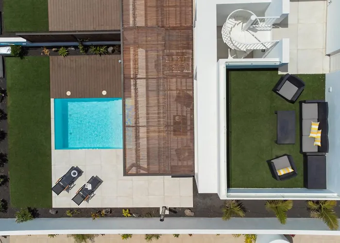 Serena 38 - Heated Pool, Sea Views, Ac, High Speed Internet