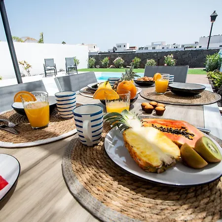 빌라 Serena 38 - Heated Pool, Sea Views, Ac, High Speed Internet 플라야블랑카