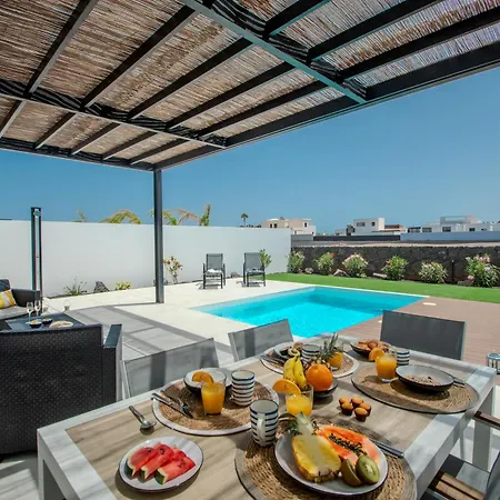 Serena 38 - Heated Pool, Sea Views, Ac, High Speed Internet *