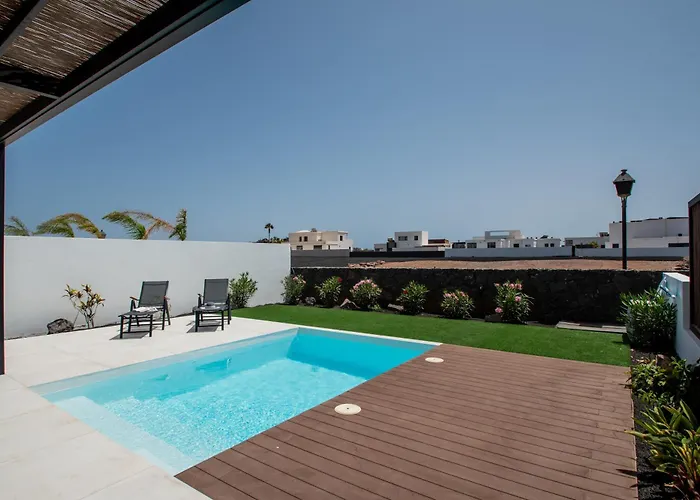 Serena 38 - Heated Pool, Sea Views, Ac, High Speed Internet Villa Playa Blanca