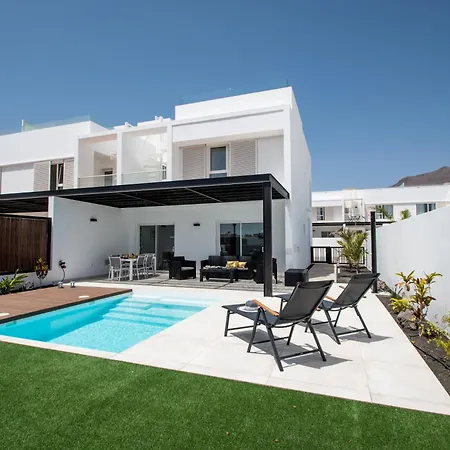 Serena 38 - Heated Pool, Sea Views, Ac, High Speed Internet Villa Playa Blanca