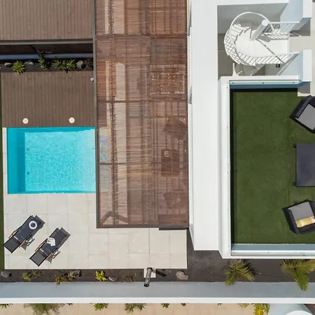 Serena 38 - Heated Pool, Sea Views, Ac, High Speed Internet