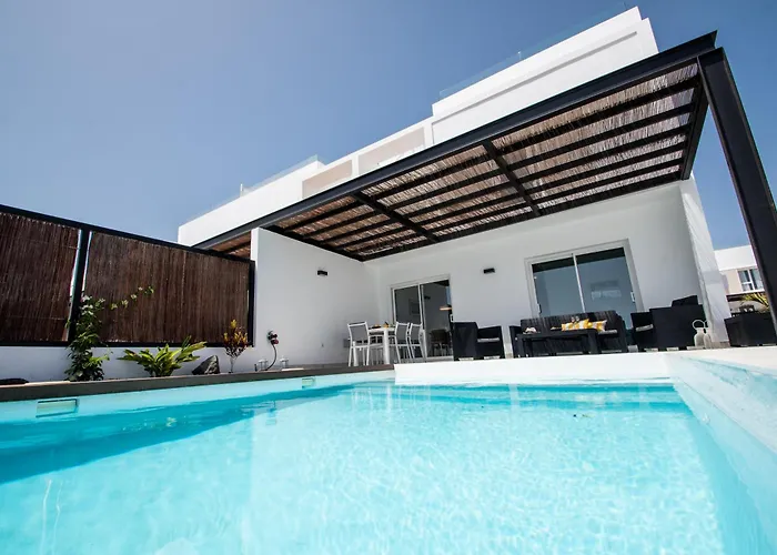 Serena 38 - Heated Pool, Sea Views, Ac, High Speed Internet