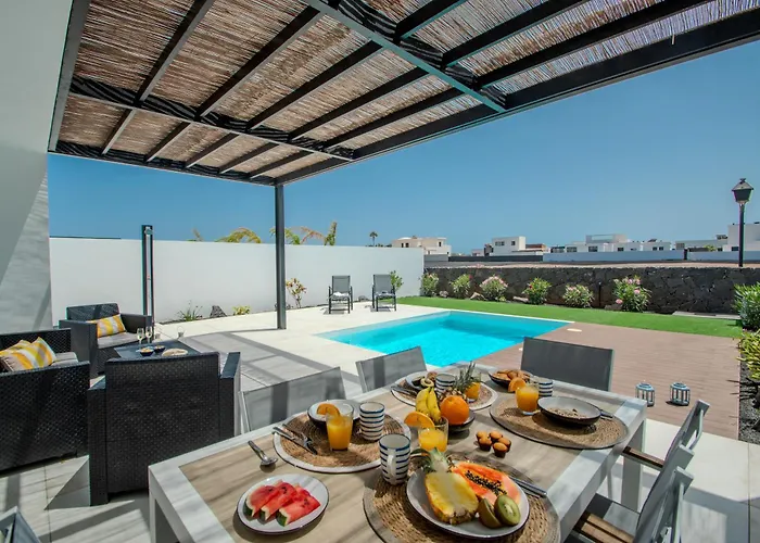 Serena 38 - Heated Pool, Sea Views, Ac, High Speed Internet *